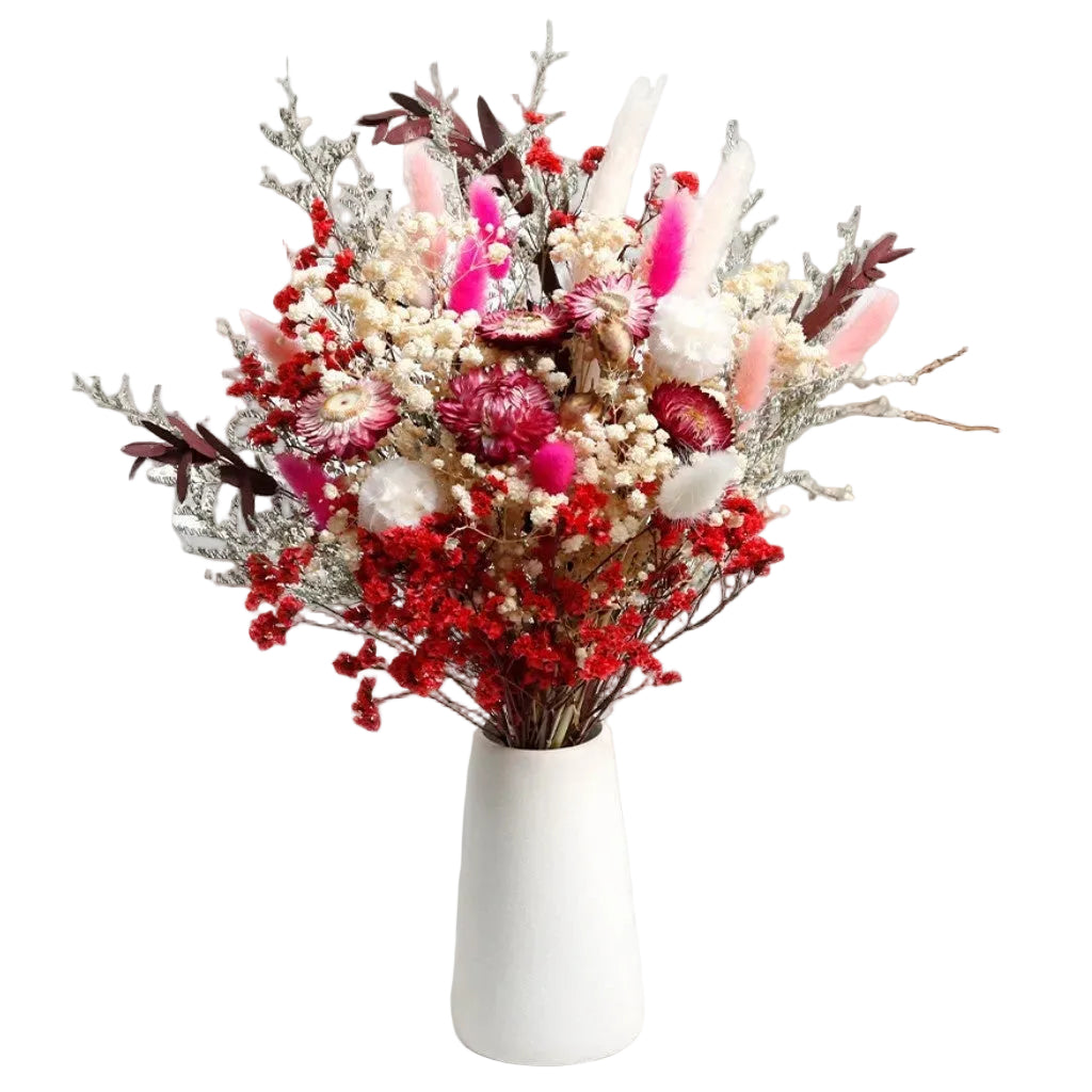 Dried flower bouquet for home decoration and wedding floral arrangement